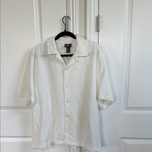 H &M Men's White Short Sleeve sweater Shirt